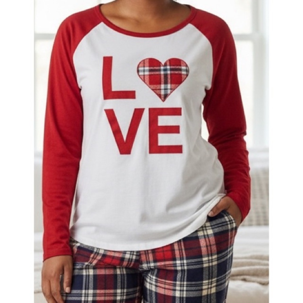 EV1 Family Ellen Degeneres 2XL Red White Blue Black Long Sleeve Love Pajama Top